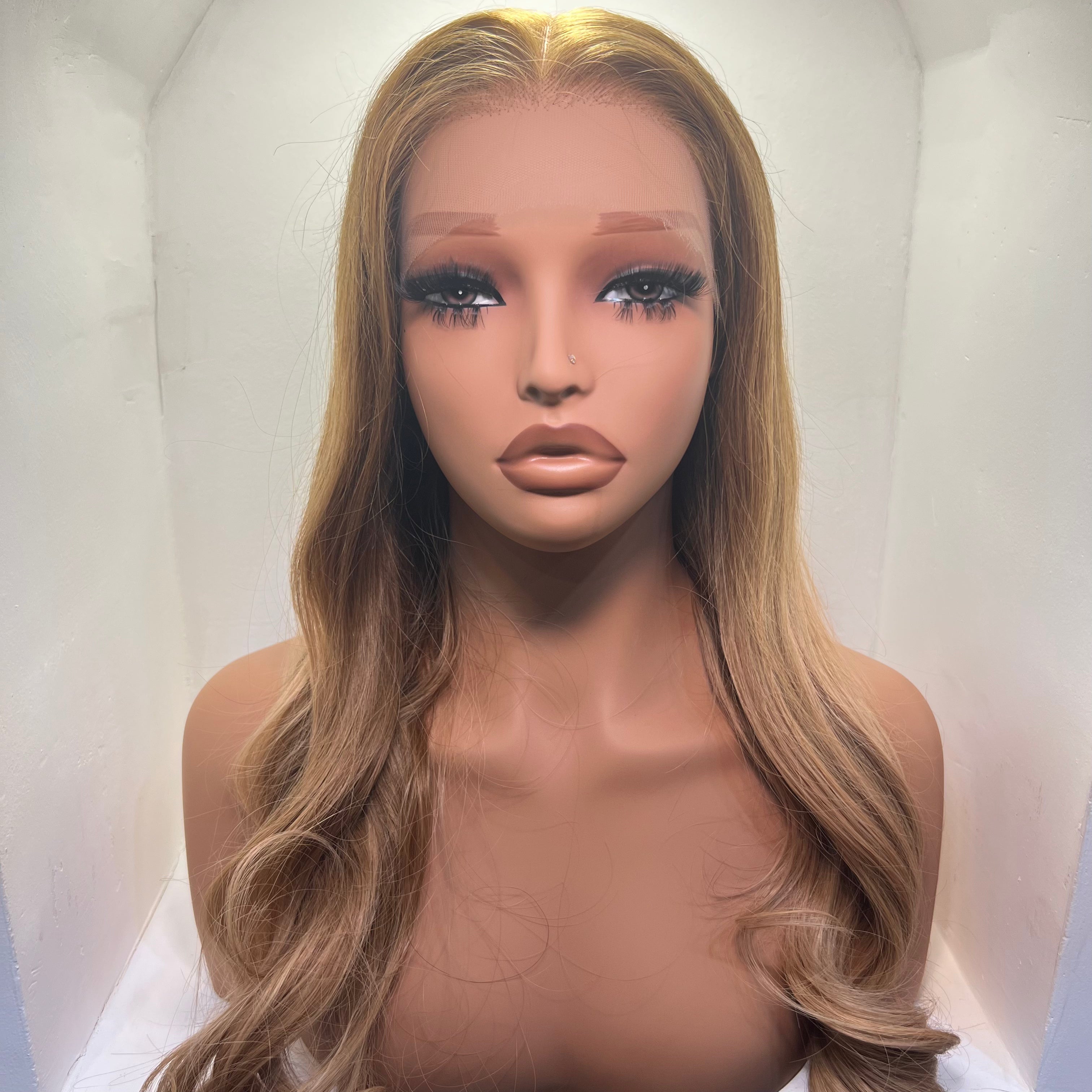 The ANTONIA - Toasted Honey Blonde - Body Wave Frontal Lace Wig