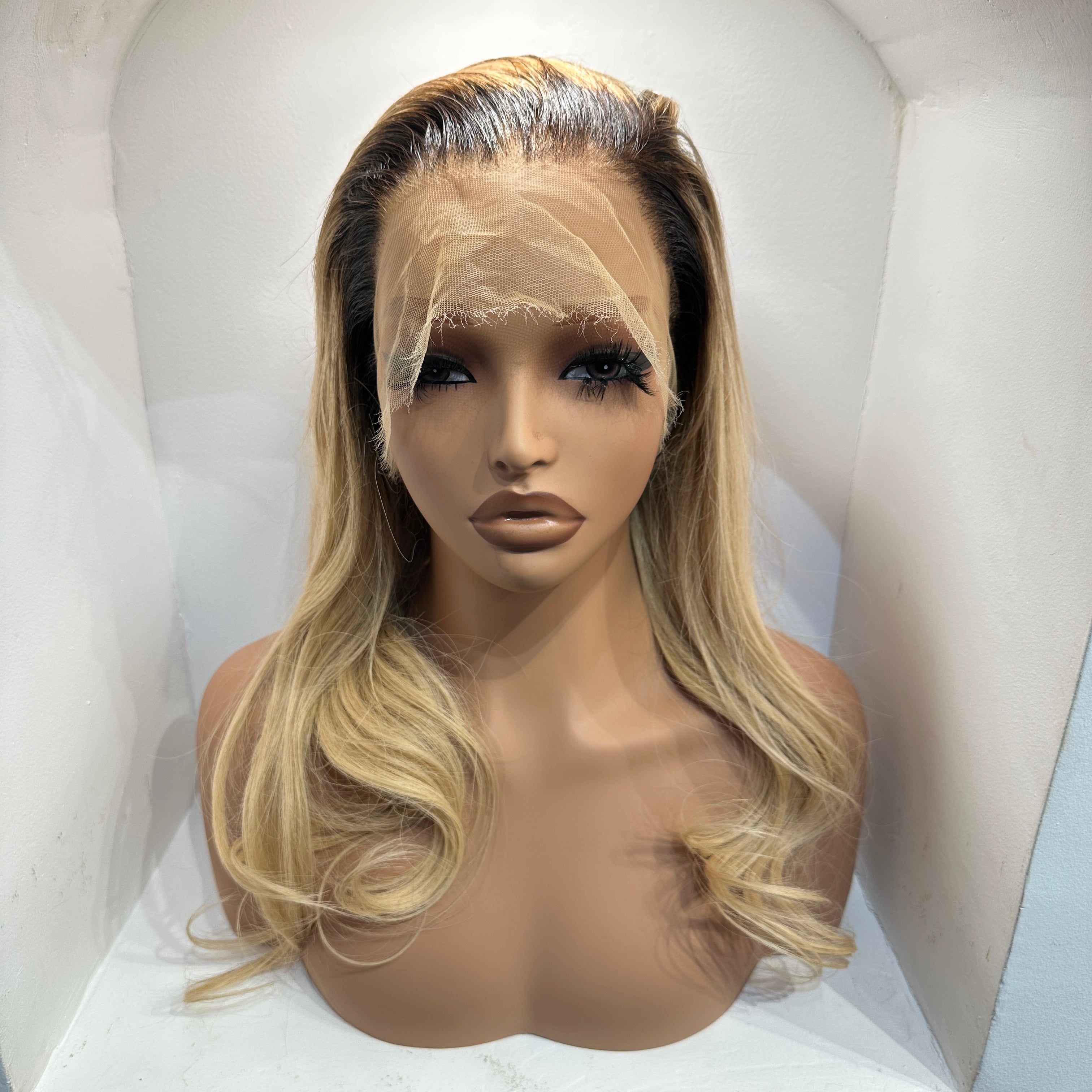 16" inches Colour #24 with Dark Brown Roots Straight (Styled Wavy) - Full Lace Wig (£100 off)